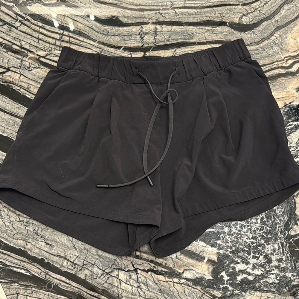 Lululemon shorts 3”